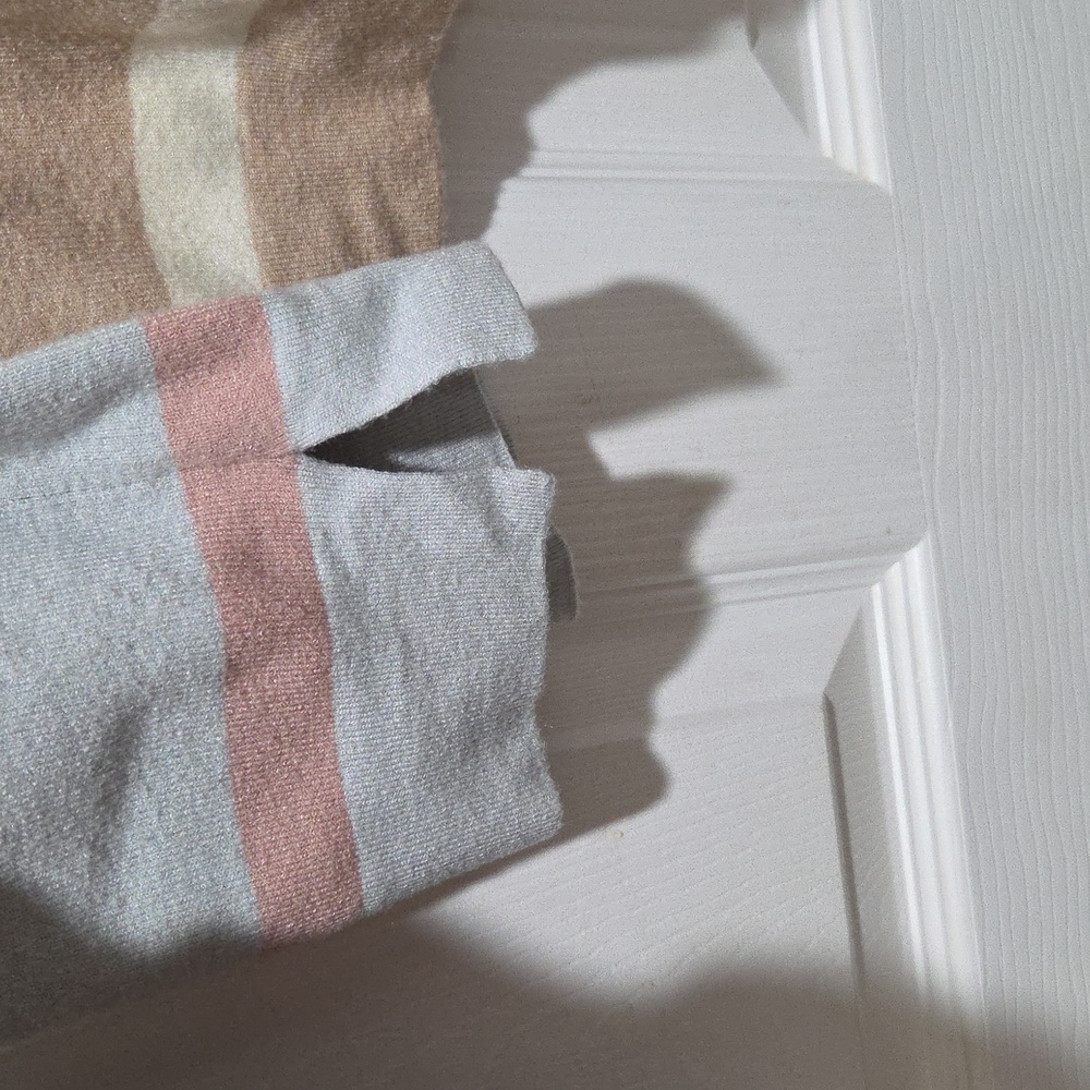 Mixed Colors Sweater - Picture 6 of 6